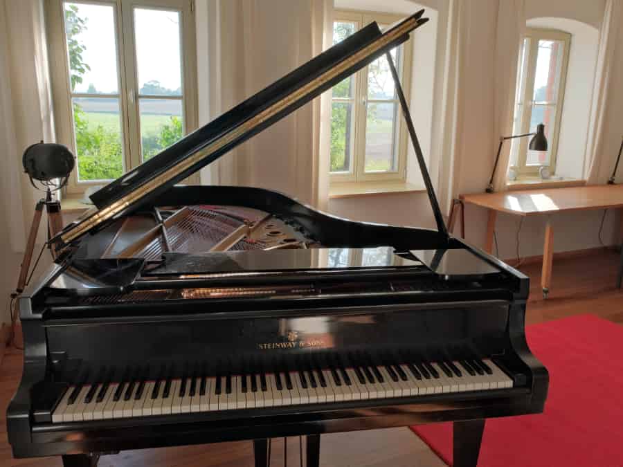 4z3%20Haus%20innen%20EG%20Flügelzimmer%202016.05.08_15.41.27%20%2B